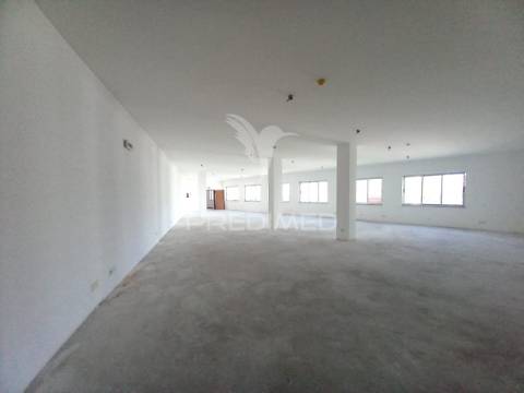 Escritório – urbanização dos plátanos, abrantes.