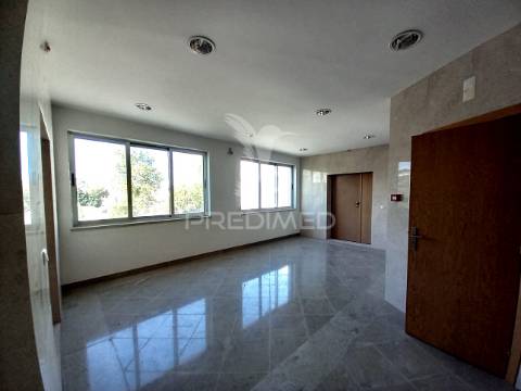 Escritório – urbanização dos plátanos, abrantes.