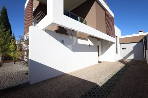 Moradia isolada t4 como nova