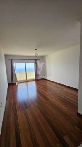 Apartamento t2 em santa cruz vista mar definitivo
