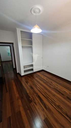 Apartamento t2 em santa cruz vista mar definitivo