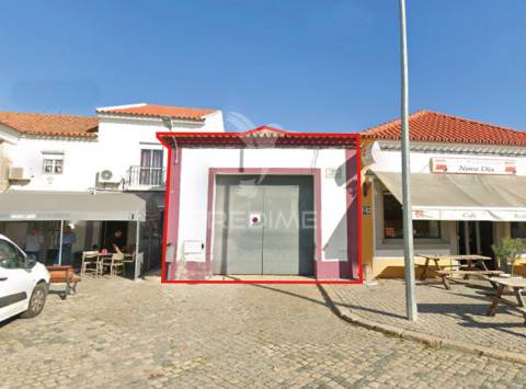 Armazém no centro do vimieiro