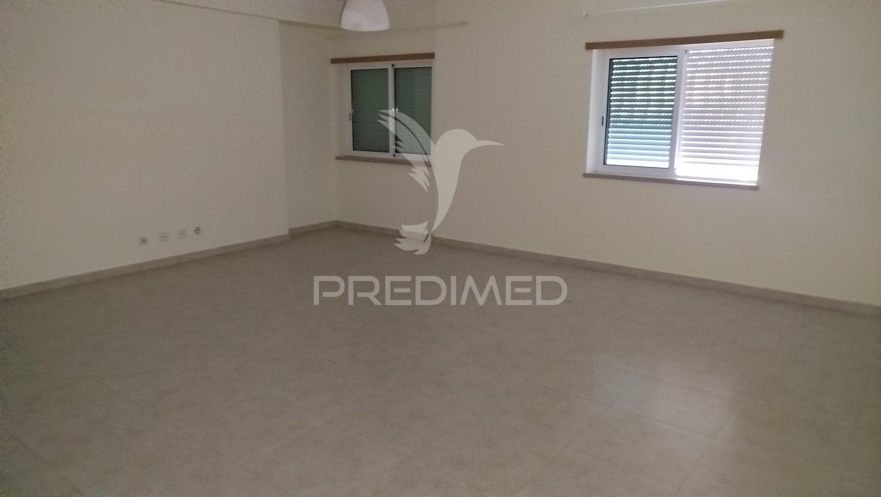 Apartamento t3 para alugar em palhais