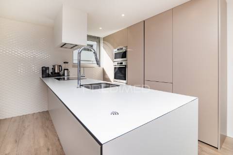 Apartamento t3 na urbanização da acrescentar em real