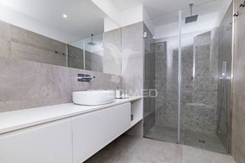 Apartamento t3 na urbanização da acrescentar em real