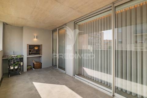 Apartamento t3 na urbanização da acrescentar em real