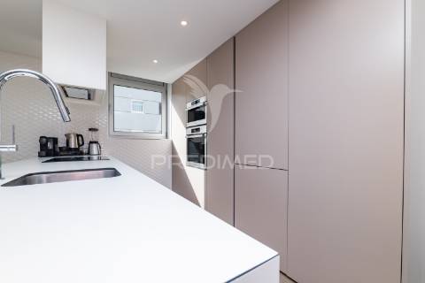 Apartamento t3 na urbanização da acrescentar em real