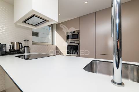 Apartamento t3 na urbanização da acrescentar em real