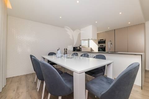 Apartamento t3 na urbanização da acrescentar em real