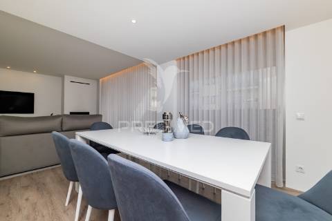 Apartamento t3 na urbanização da acrescentar em real