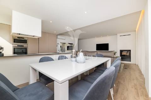 Apartamento t3 na urbanização da acrescentar em real