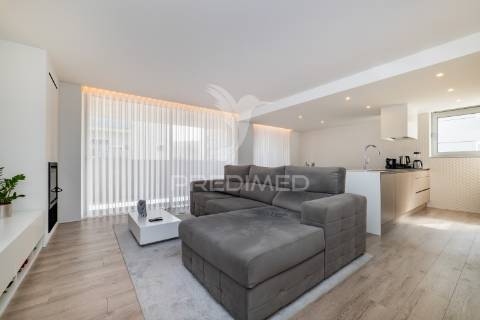 Apartamento t3 na urbanização da acrescentar em real