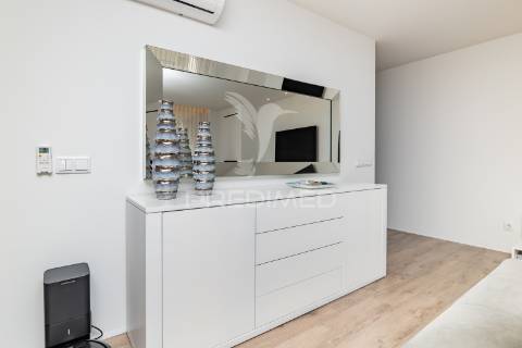 Apartamento t3 na urbanização da acrescentar em real