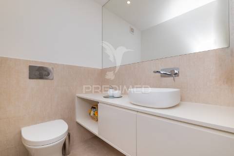 Apartamento t3 na urbanização da acrescentar em real