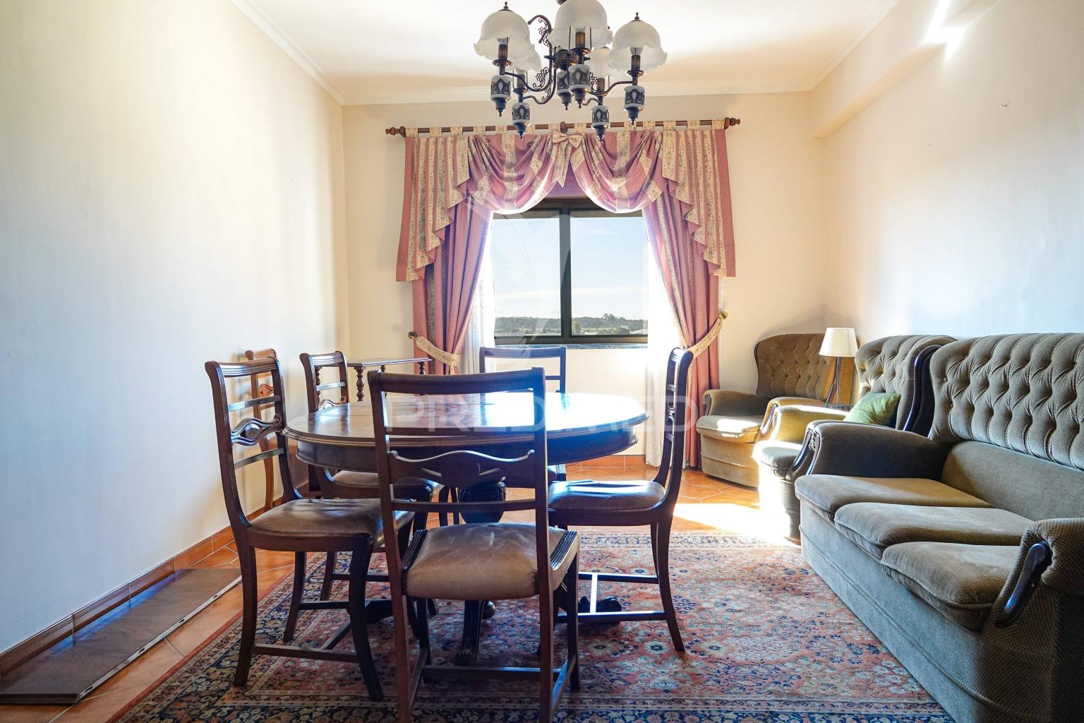 Apartamento t3, rossio ao sul do tejo – abrantes.