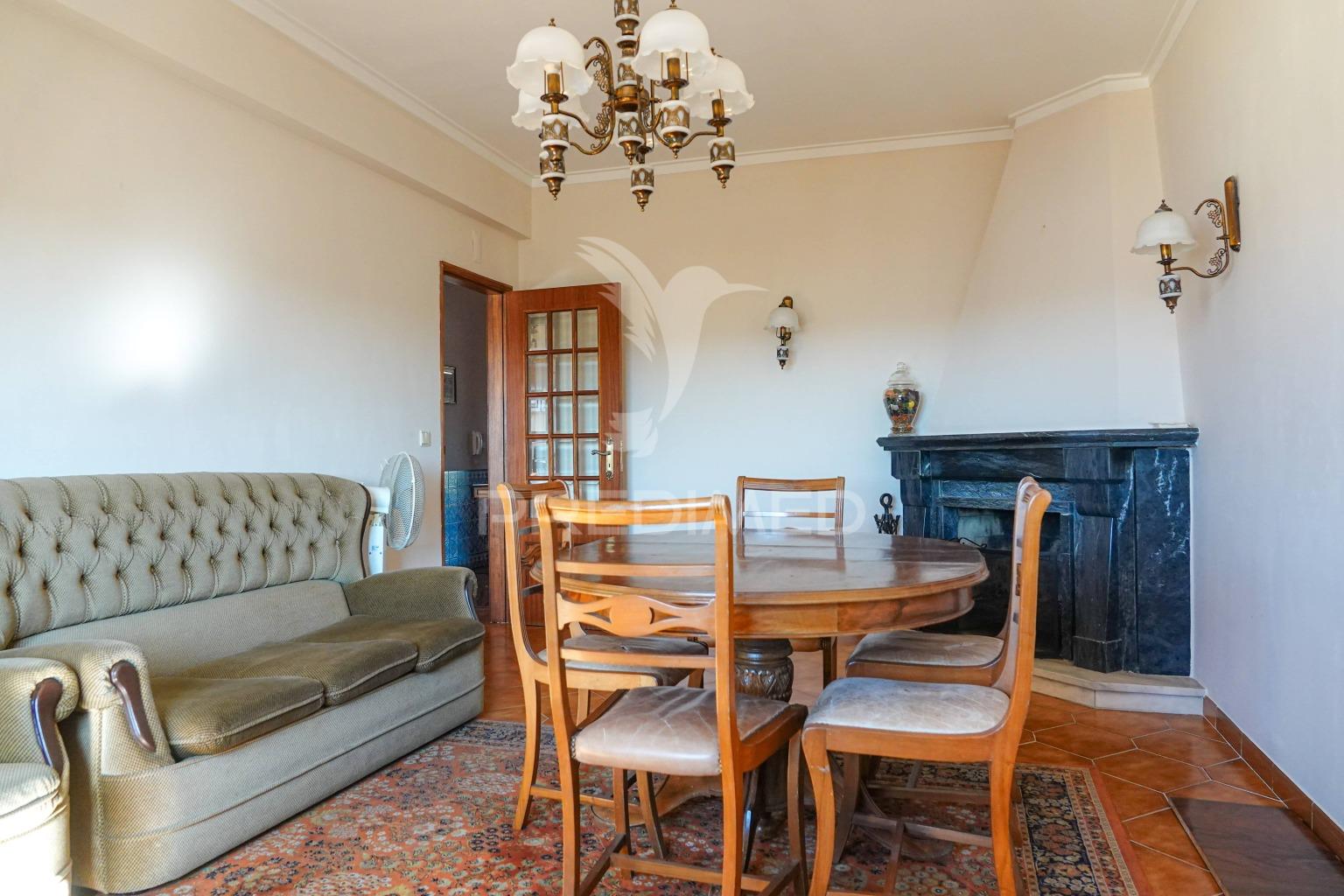 Apartamento t3, rossio ao sul do tejo – abrantes.