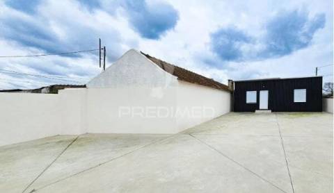 Fantástica moradia recuperada com dois t2 e dois t1 independentes