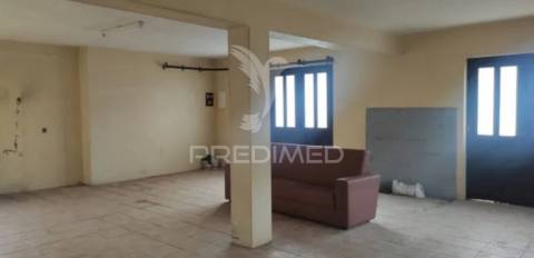 V3 totalmente renovada com terreno amplo e poço em santa maria de lamas