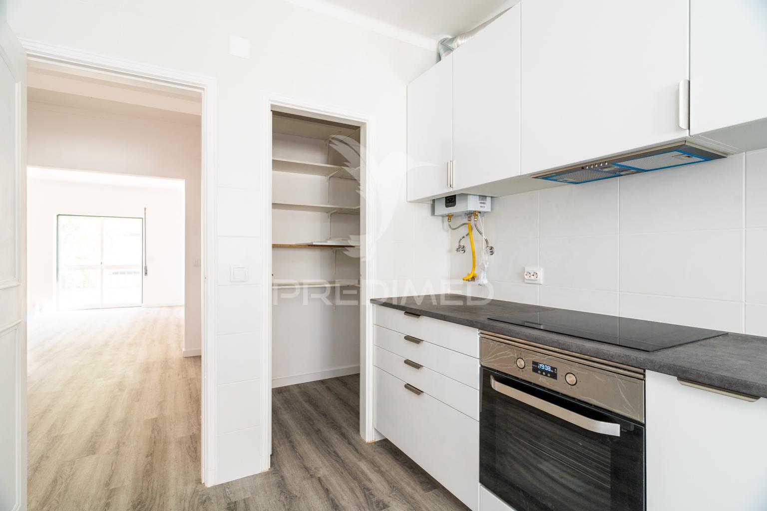Apartamento t3 totalmente renovado – cruz d’aireia, leiria