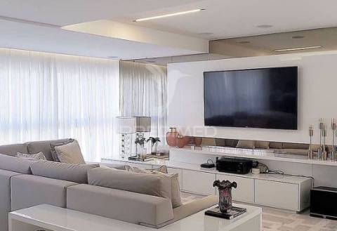 Moradia contemporânea t4 isolada sobreda