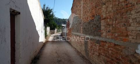 Imóvel c/ viabilidade de transformar p/ habitação  , bemposta- abrantes.