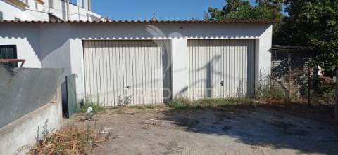 Imóvel c/ viabilidade de transformar p/ habitação  , bemposta- abrantes.