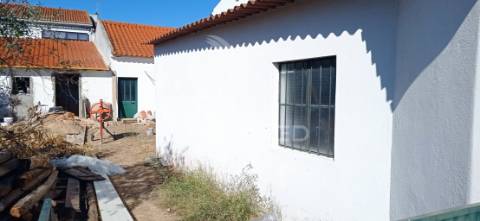 Imóvel c/ viabilidade de transformar p/ habitação  , bemposta- abrantes.