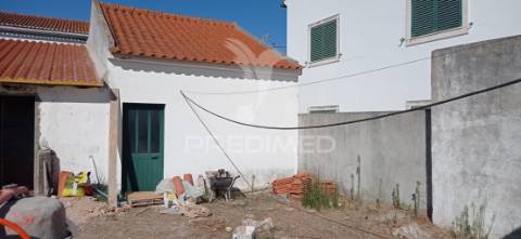 Imóvel c/ viabilidade de transformar p/ habitação  , bemposta- abrantes.