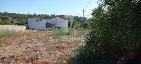 Imóvel c/ viabilidade de transformar p/ habitação  , bemposta- abrantes.