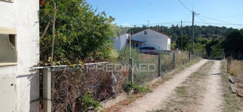 Imóvel c/ viabilidade de transformar p/ habitação  , bemposta- abrantes.