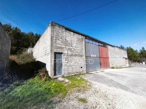 Terreno construtível em castanheira de pera