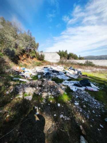Terreno construtível em castanheira de pera
