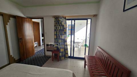 Apartamento t1 com vista desafogada para a marina de portimão – praia da rocha