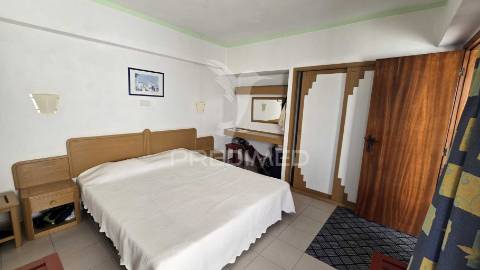 Apartamento t1 com vista desafogada para a marina de portimão – praia da rocha