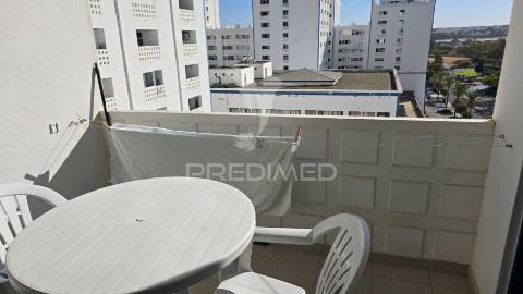 Apartamento t1 com vista desafogada para a marina de portimão – praia da rocha