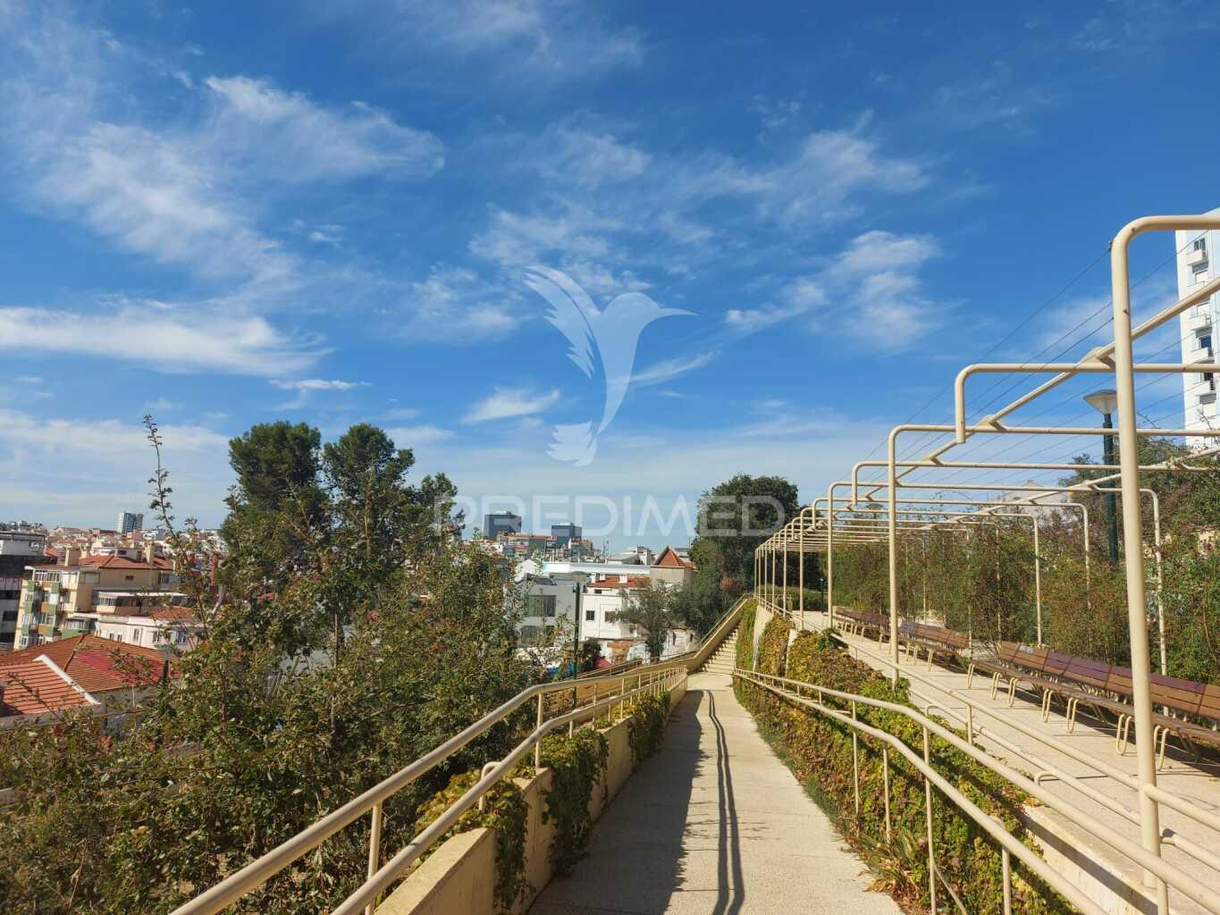 **apartamento t3 duplex  penha de frança - lisboa**