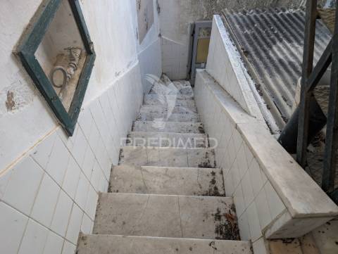 Moradia de rés de chão e 1 andar