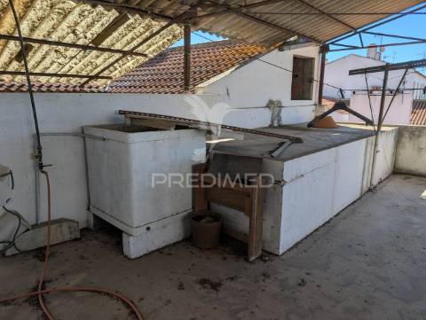 Moradia de rés de chão e 1 andar