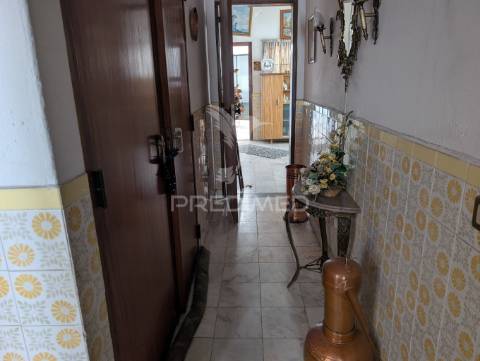 Moradia de rés de chão e 1 andar