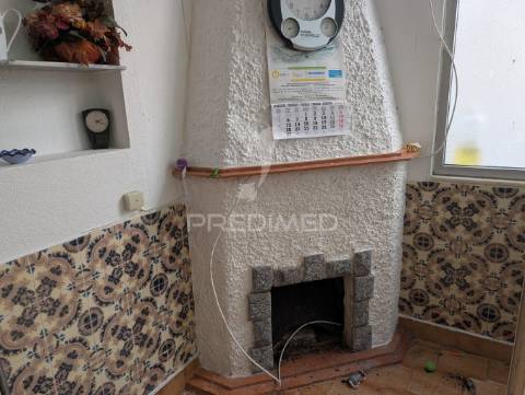 Moradia de rés de chão e 1 andar