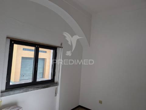 Moradia de rés de chão e 1 andar