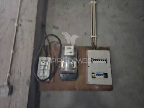 Moagem à venda junto a ribeira