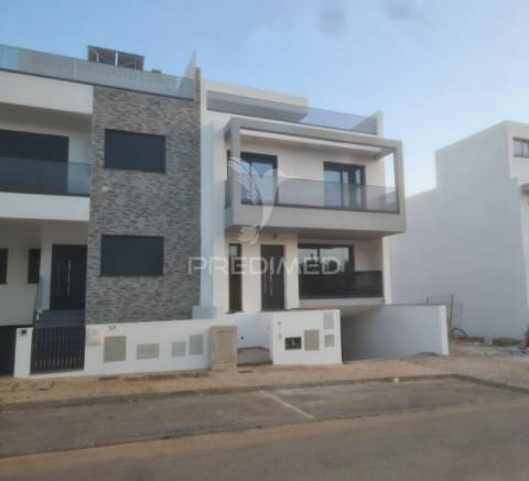 Moradia t4 tavira *novo*