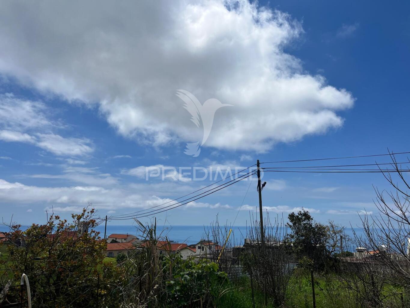 Moradia térrea para recuperar t2  com 276m2 de terreno na ponta do pargo
