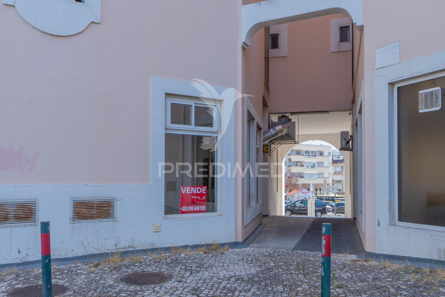 Loja para venda / centro de loures