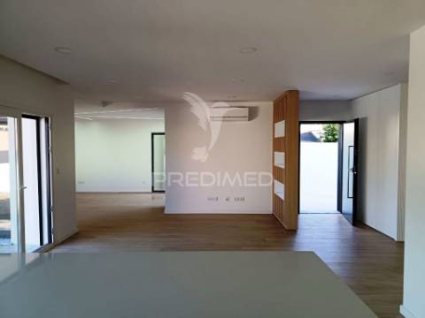 Moradia isolada t4, c/garagem, no pinhal formas, qta. anjo