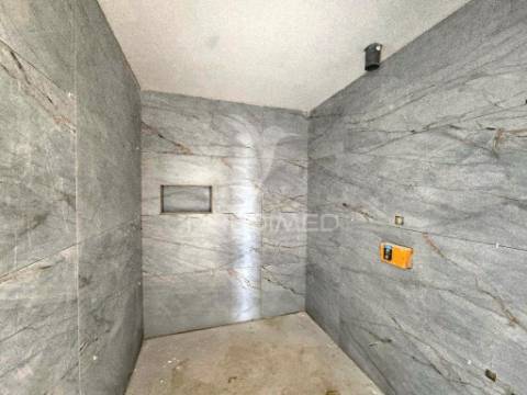 Moradia isolada t4, c/garagem, na qta. belavista, qta. anjo