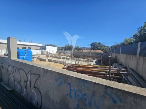 Moradia isolada t4, c/piscina e garagem, qta. marquesa iii