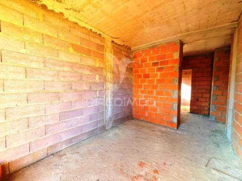 Moradia isolada t4, c/piscina e garagem, qta. marquesa iii