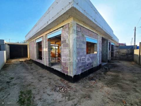 Moradia isolada t4, c/piscina e garagem, qta. marquesa iii